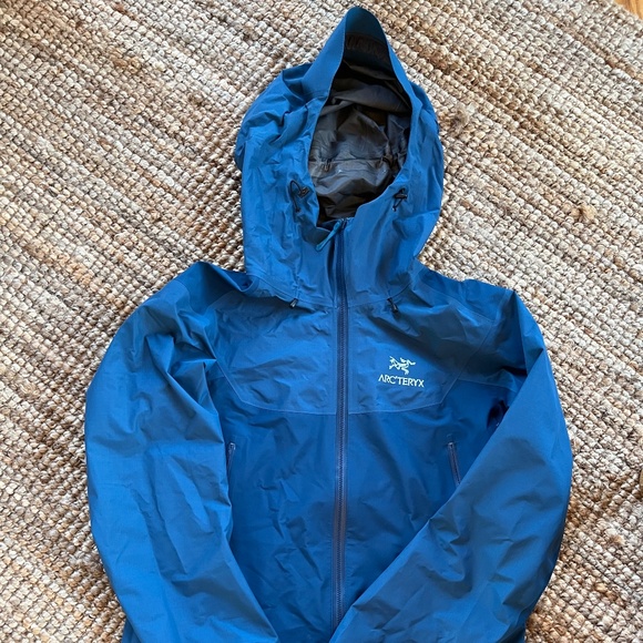 Arc'teryx Beta Jacket - Picture 1 of 3
